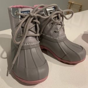 SPERRY kid duck boots - grey & pink. NEVER WORN